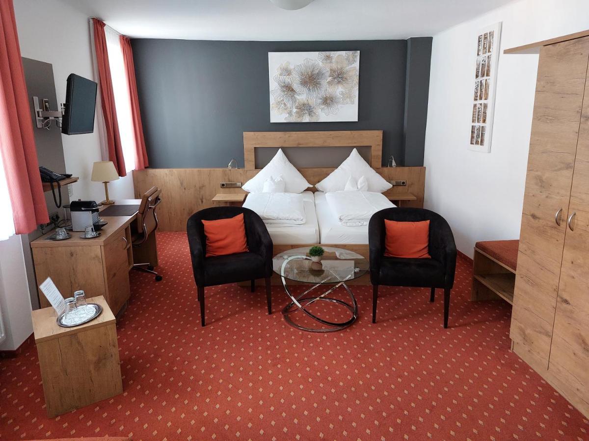 Hotel Garni "Brauerei Keller" Мильтенберг Экстерьер фото