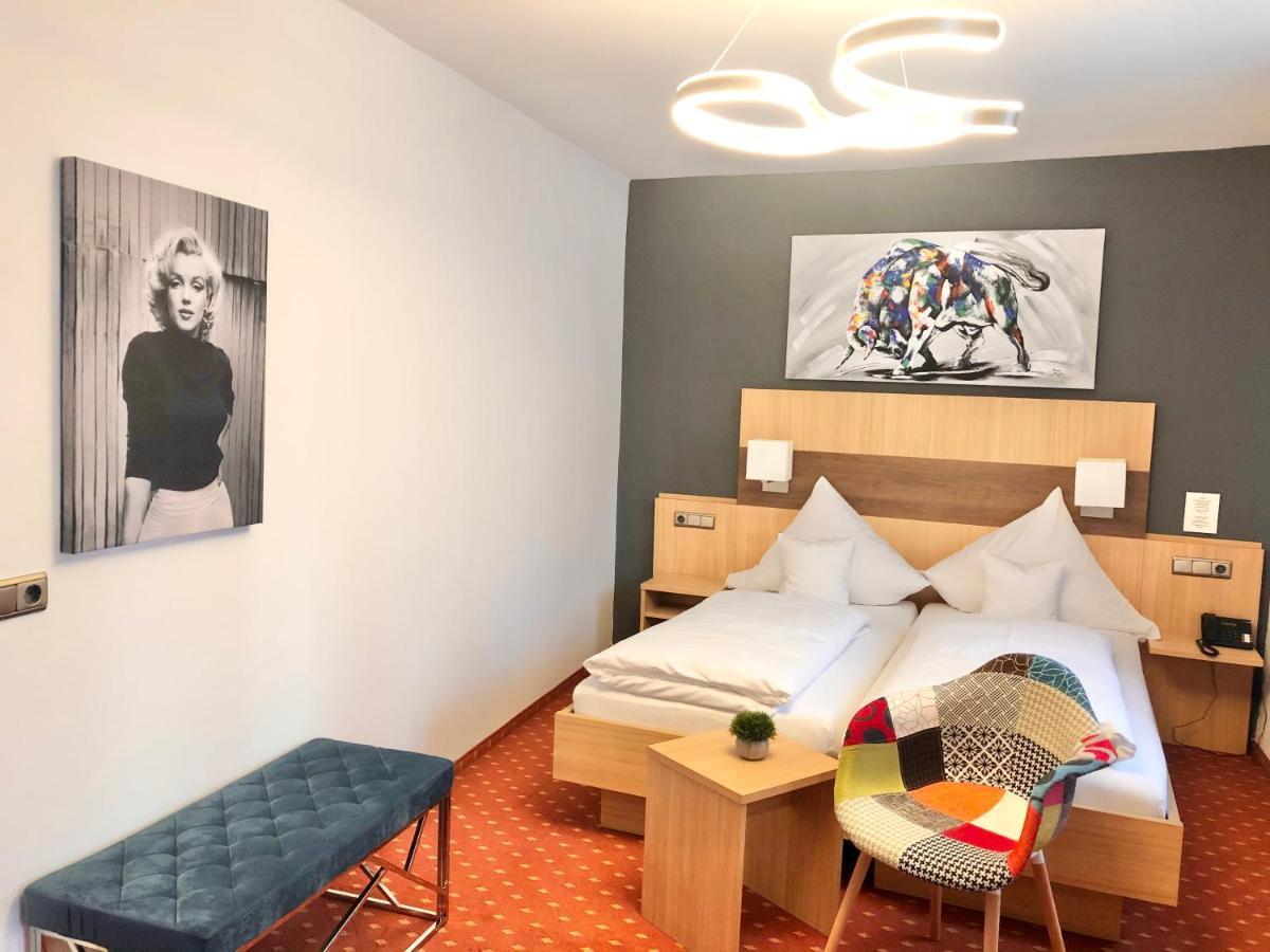 Hotel Garni "Brauerei Keller" Мильтенберг Экстерьер фото