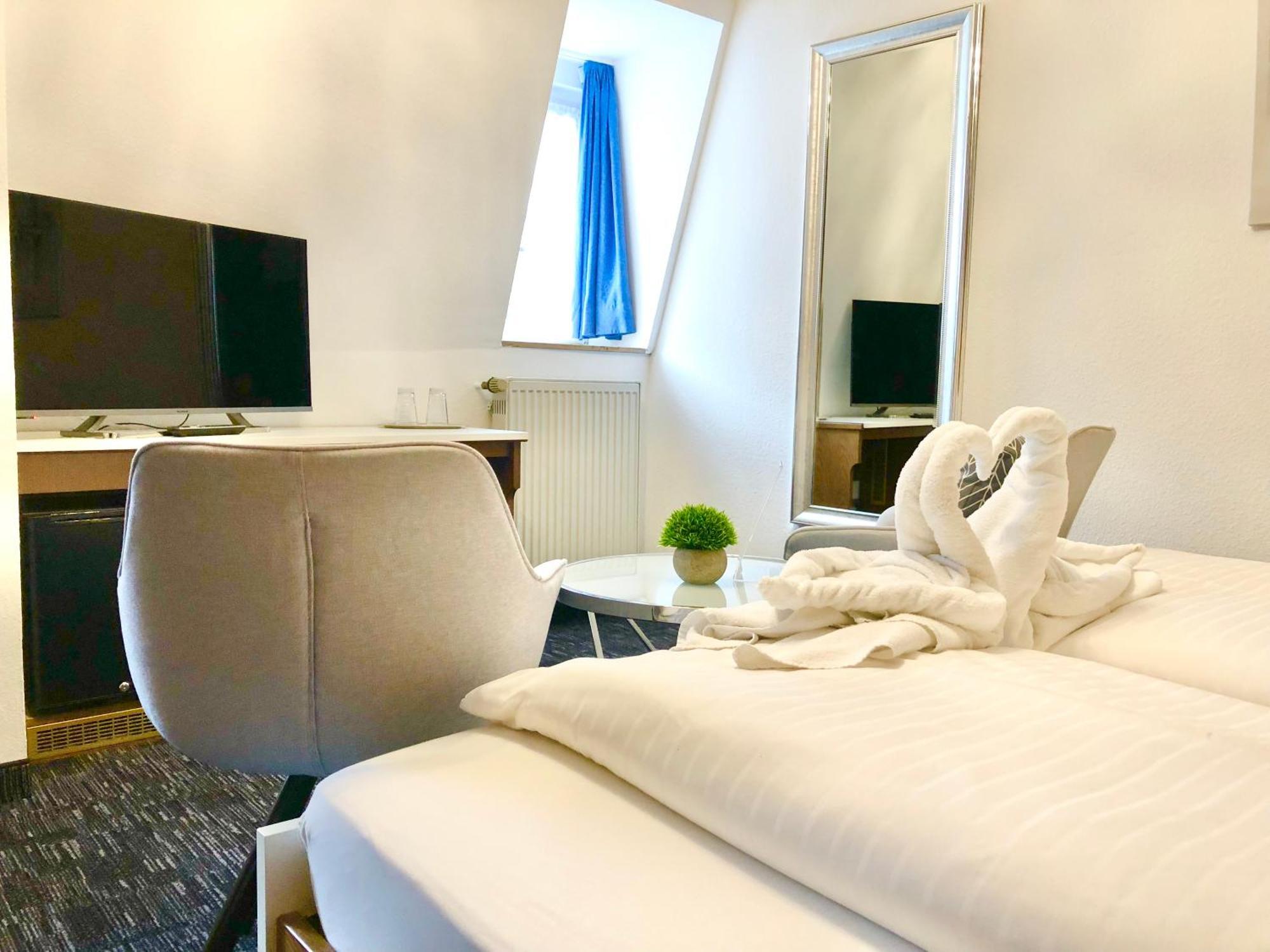 Hotel Garni "Brauerei Keller" Мильтенберг Экстерьер фото